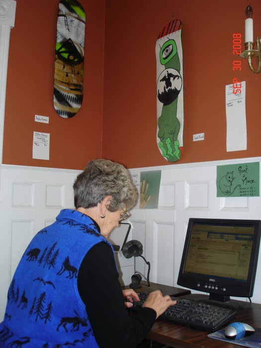 We kept up with email.  This &quot;cafe&quot; was decorated in &quot;Deck Arto&quot; style in the small college town of Johnson, Vt.