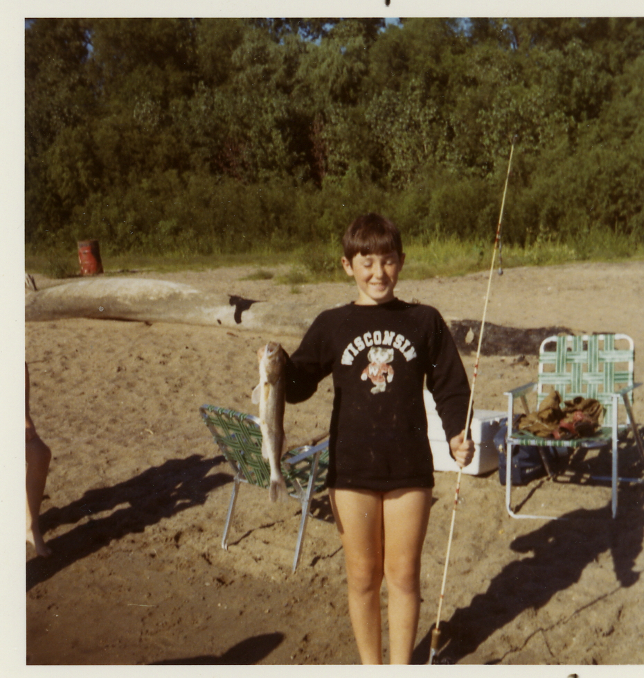 Here's the young fisherman Russ on the banks of the Mississippi at Quincy.  We were on home leave from NZ in 1970.  He was the only one to catch anything, which is pretty standard!