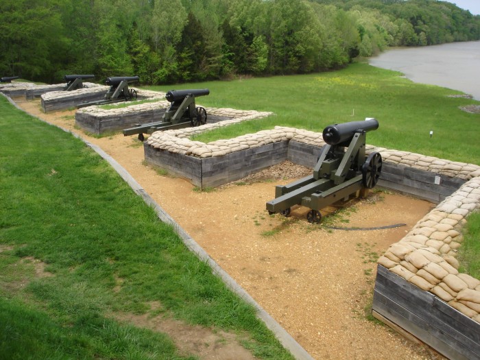 We visited Fort Donelson National Battlefield on the Cumberland River, where Gen. Grant defeated the Confederate Garrison and open up acces to the Mississippi River valley for the Union troops.