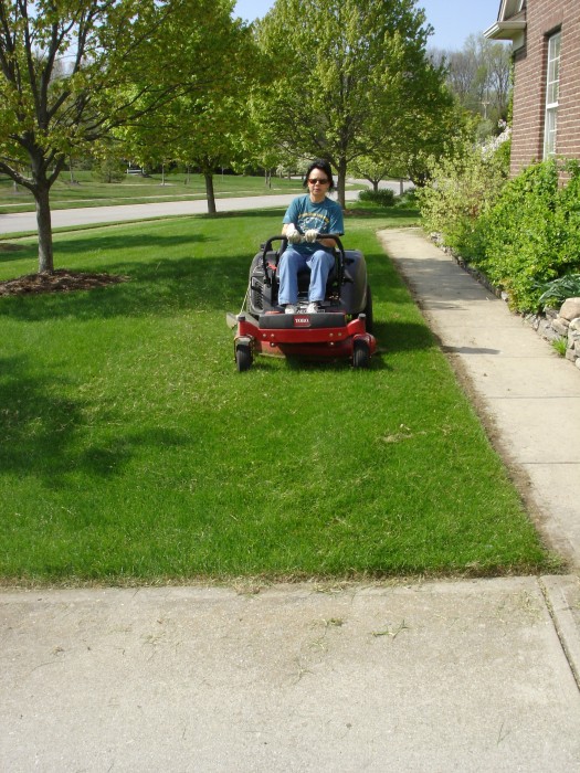 Carrie (BTM) has a new mower.  I tried it but nearly crashed!