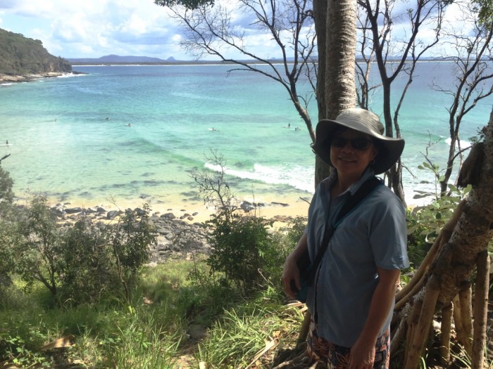 Carrie was having a great time, we had just been checking out a koala.  Surfers in the background. ONe of them was probably Tony Abbott, recent ex PM. He nearly ran us over on the the walk back.