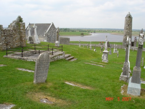 Most of the buildings are ruins but there were three or four &quot;churches&quot; or chapels, and the obligatory round tower.